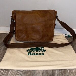 Vintage Roots Canada messenger crossbody flap leather bag